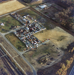 837523 Luchtfoto van het autosloopbedrijf aan de Fornheselaan te Den Dolder (gemeente Zeist).